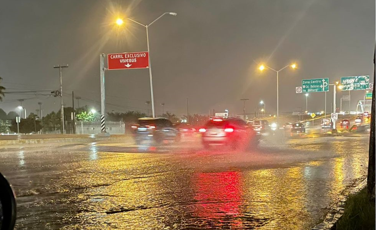 De acuerdo al pronóstico, llueve esta noche de domingo en Chihuahua capital
