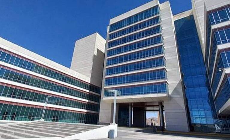 Vinculan a proceso a pareja sentimental de exvocero de Javier Corral