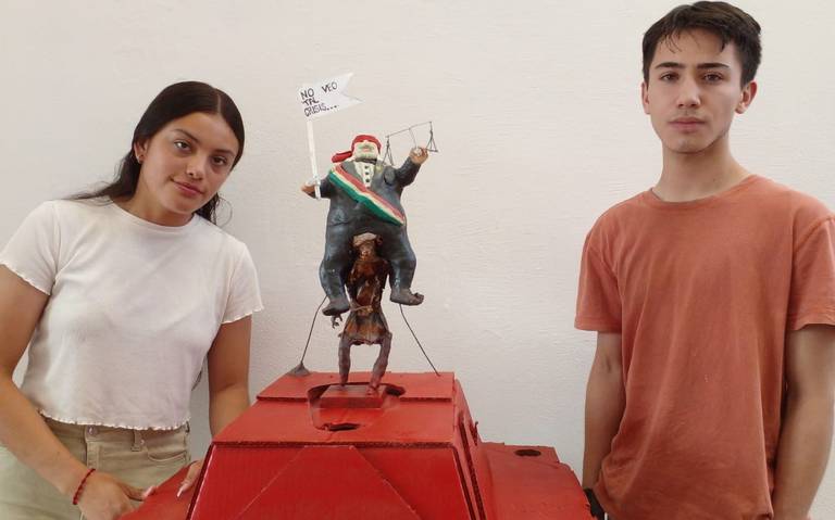 Estudiantes del CBTIS 128 expresan emociones.