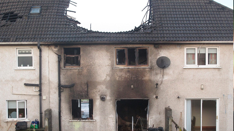 Mueren 4 tras incendio en casa de Albany, Nueva York; menor de edad sobrevive