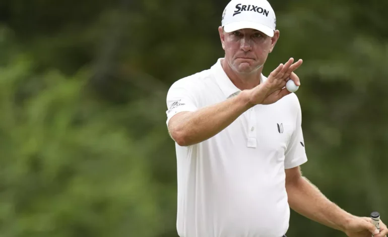 Glover logra otra buena ronda; lidera en St. Jude por un golpe