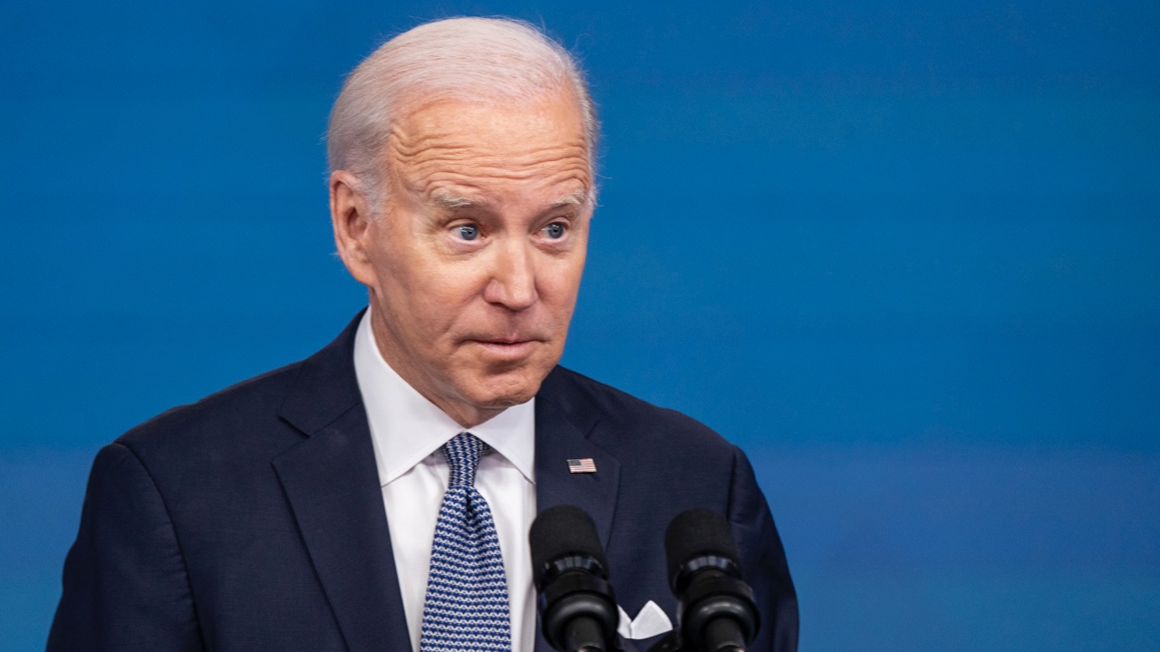 Los problemas de Biden crecen con el hallazgo de más documentos clasificados en su casa