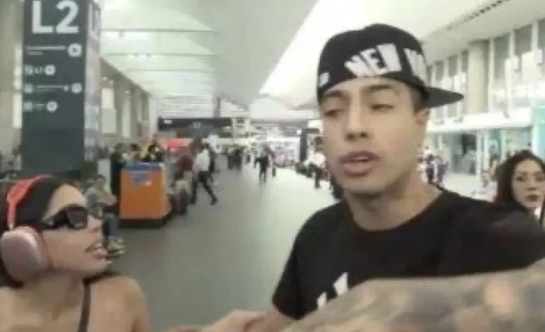 Yeri Mua le pide disculpas a los reporteros por agresión de su exnovio