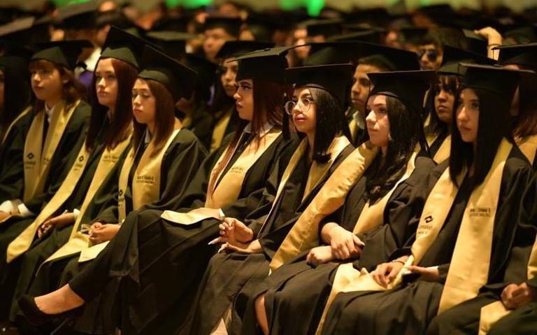 ¡Continúan las graduaciones! Más de 300 alumnos culminan estudios del Conalep