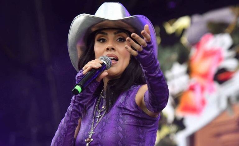 Festival Arre arrancó con las actuaciones de Vivir Quintana y Sandra Echeverría