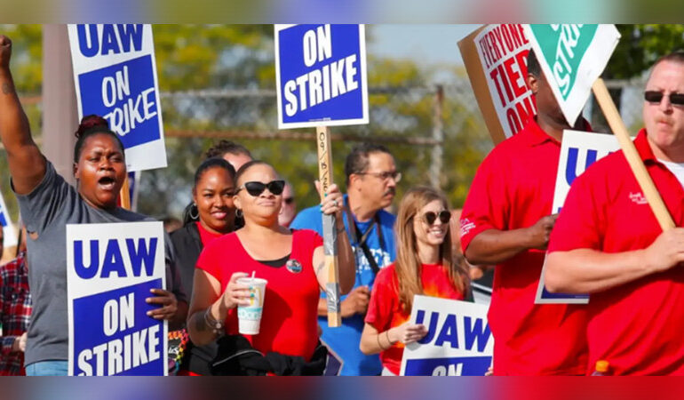 Trabajadores de GM, Ford y Stellantis se declaran en paro por convenio colectivo