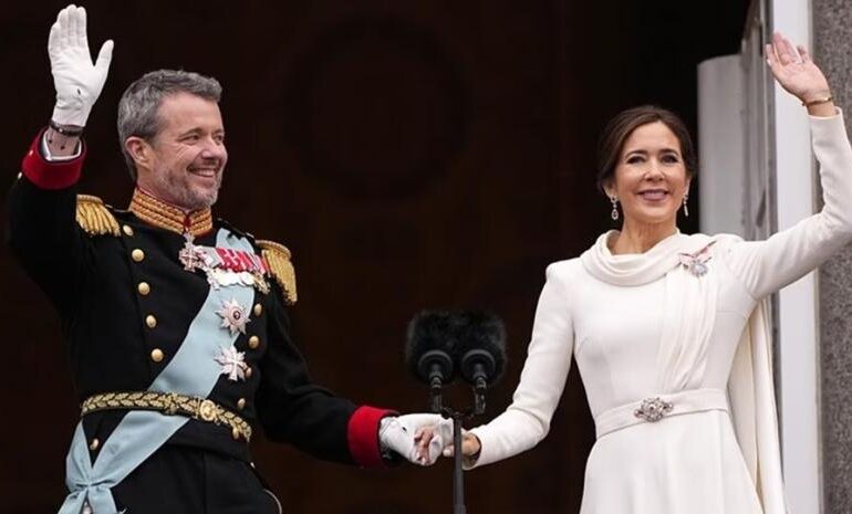 Federico X es coronado rey de Dinamarca tras 52 años de reinado de su madre