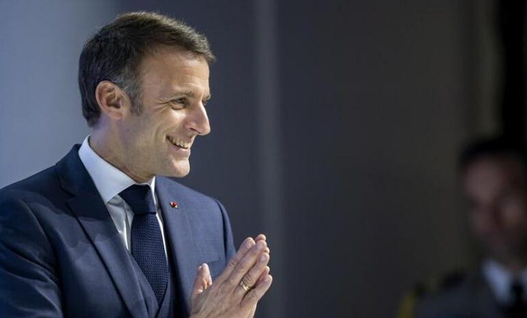 Macron firma nueva ley migratoria con medidas suavizadas por el Constitucional