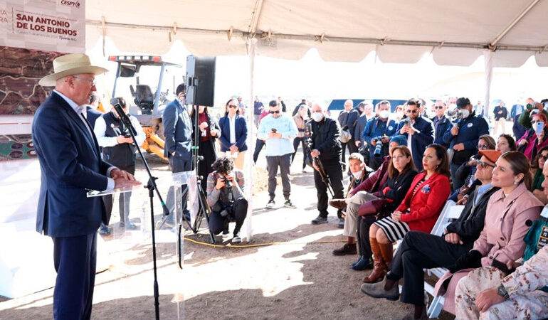 Pide Ken Salazar mayores sanciones para migrantes irregulares