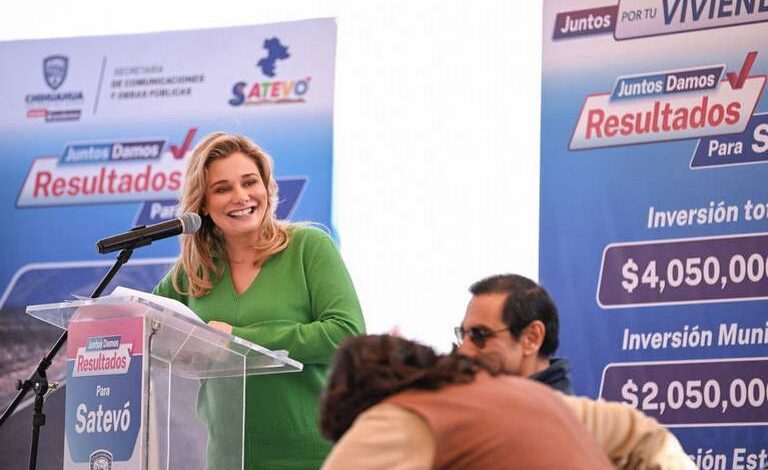 Entrega Maru Campos viviendas y rehabilitación de caminos en Satevó