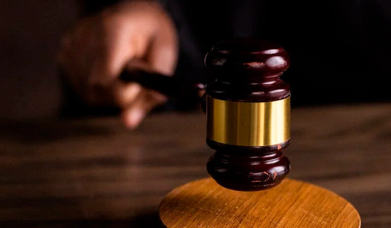 Juez bloquea ley antiinmigrantes de Texas; les permitía encarcelarlos de manera exprés