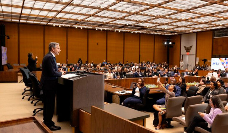 EEUU busca “respuesta diplomática” al ataque de Irán contra Israel, asegura Blinken