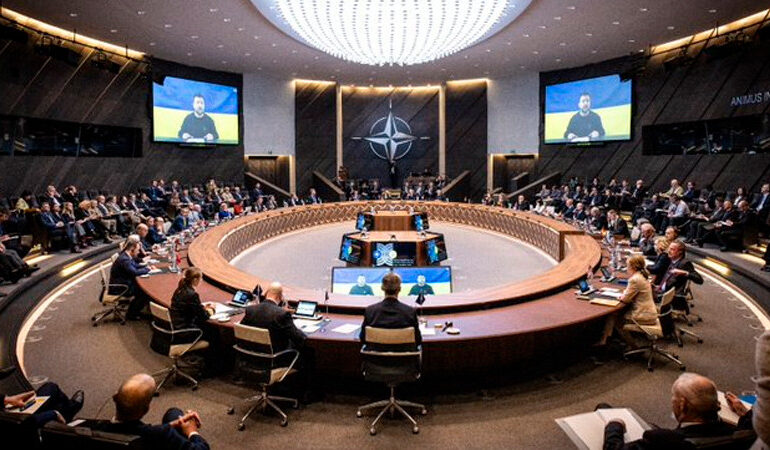 OTAN se compromete a enviar más defensas aéreas a Ucrania