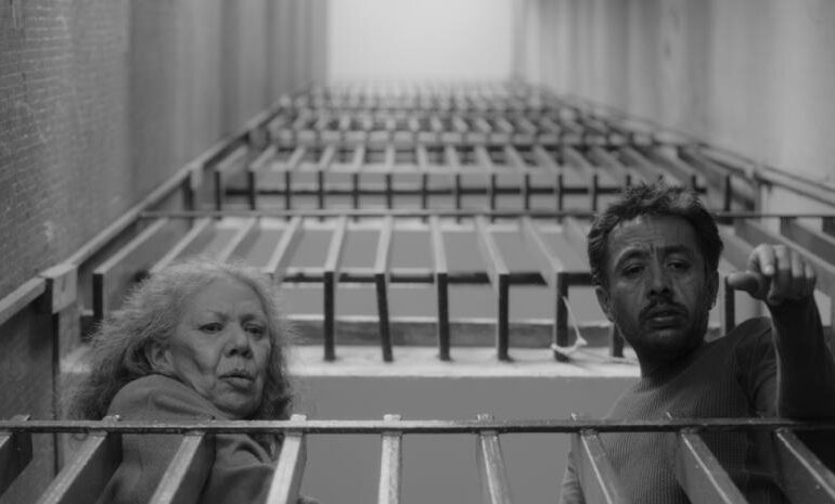 ‘No nos moverán’: Una comedia negra a la que le pesa el 2 de octubre