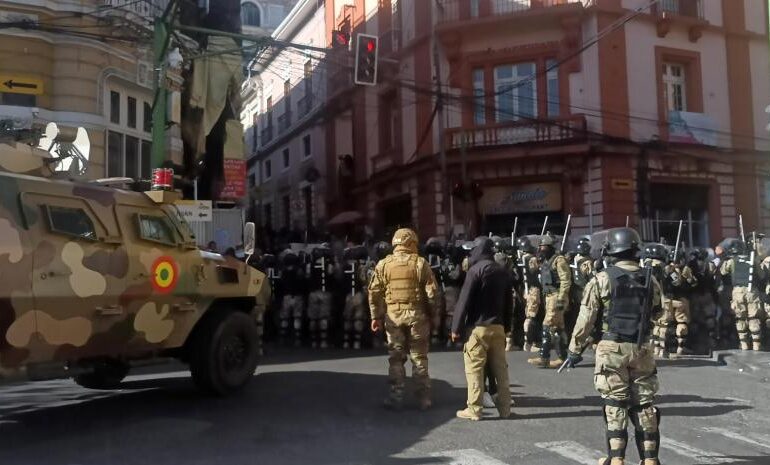 En marcha, golpe de Estado militar en Bolivia