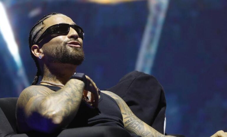 Maluma asegura que la paternidad cambió su vida pero sigue su imagen de chico malo