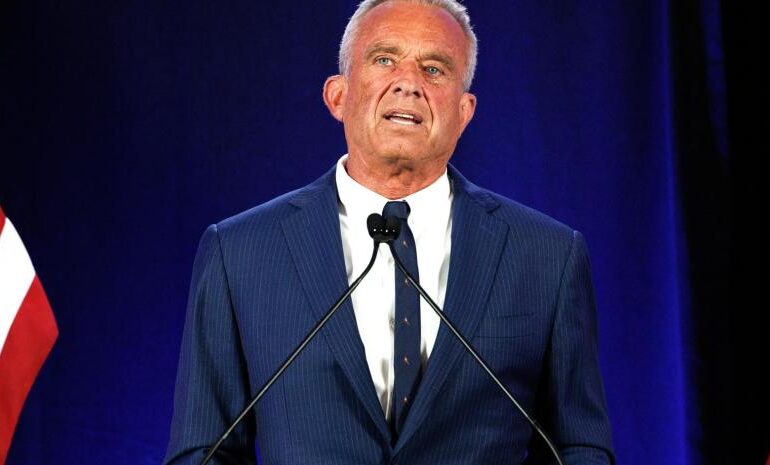 Robert F. Kennedy Jr. traiciona a la familia al apoyar a Trump, dicen sus hermanos