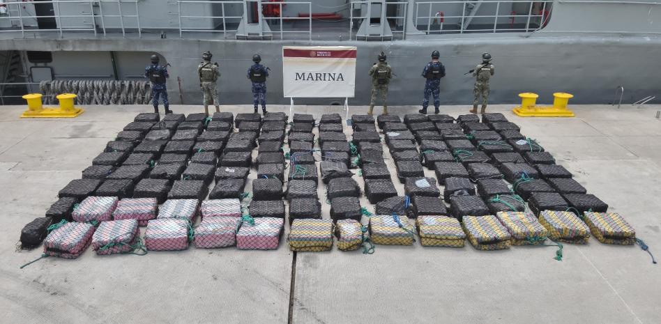 Marina asegura 7.2 toneladas de presunta cocaína en costas de Colima y Michoacán