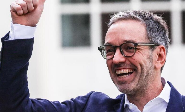 La ultraderecha gana por primera vez en Austria desde la caída de los nazis