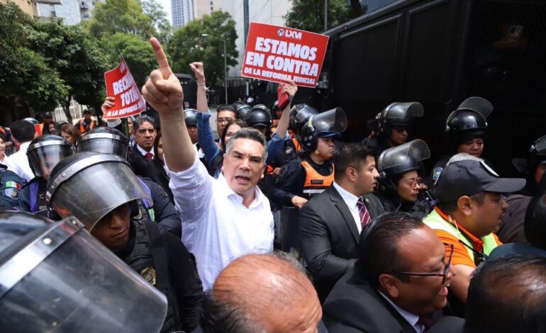 “Felizmente voy a esperar que presenten el desafuero”: Alito Moreno