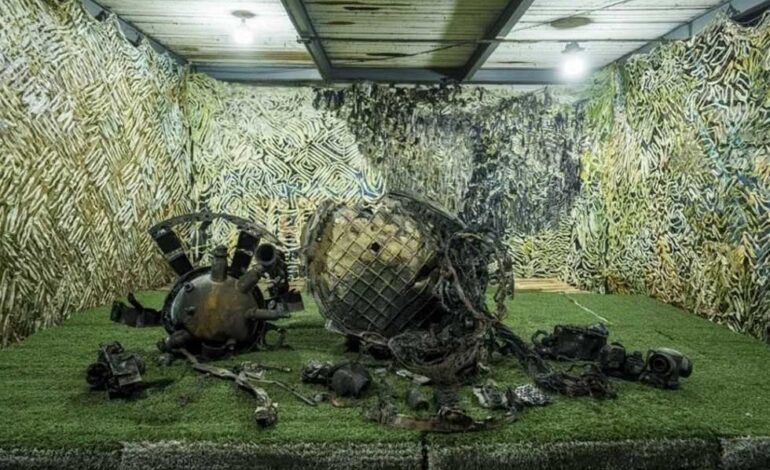 Muestra Ucrania restos de nuevo misil balístico ruso