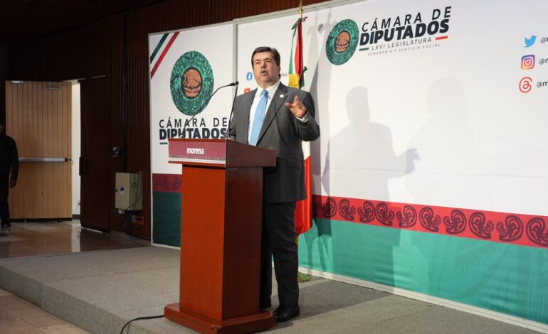 Porque las “propinas son sagradas”, salario base para meseros, propone diputado de Morena