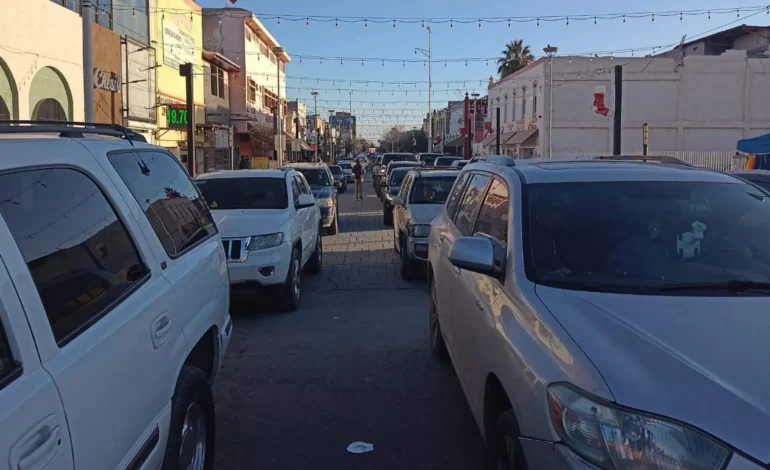 Presentan puentes internacionales filas de entre una y dos horas para poder cruzar a los Estados Unidos