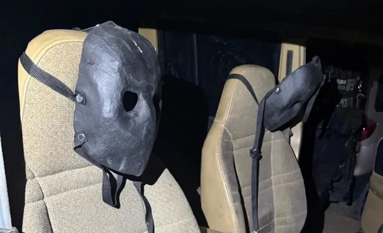 Aseguran vehículos y máscaras blindadas en Jalisco