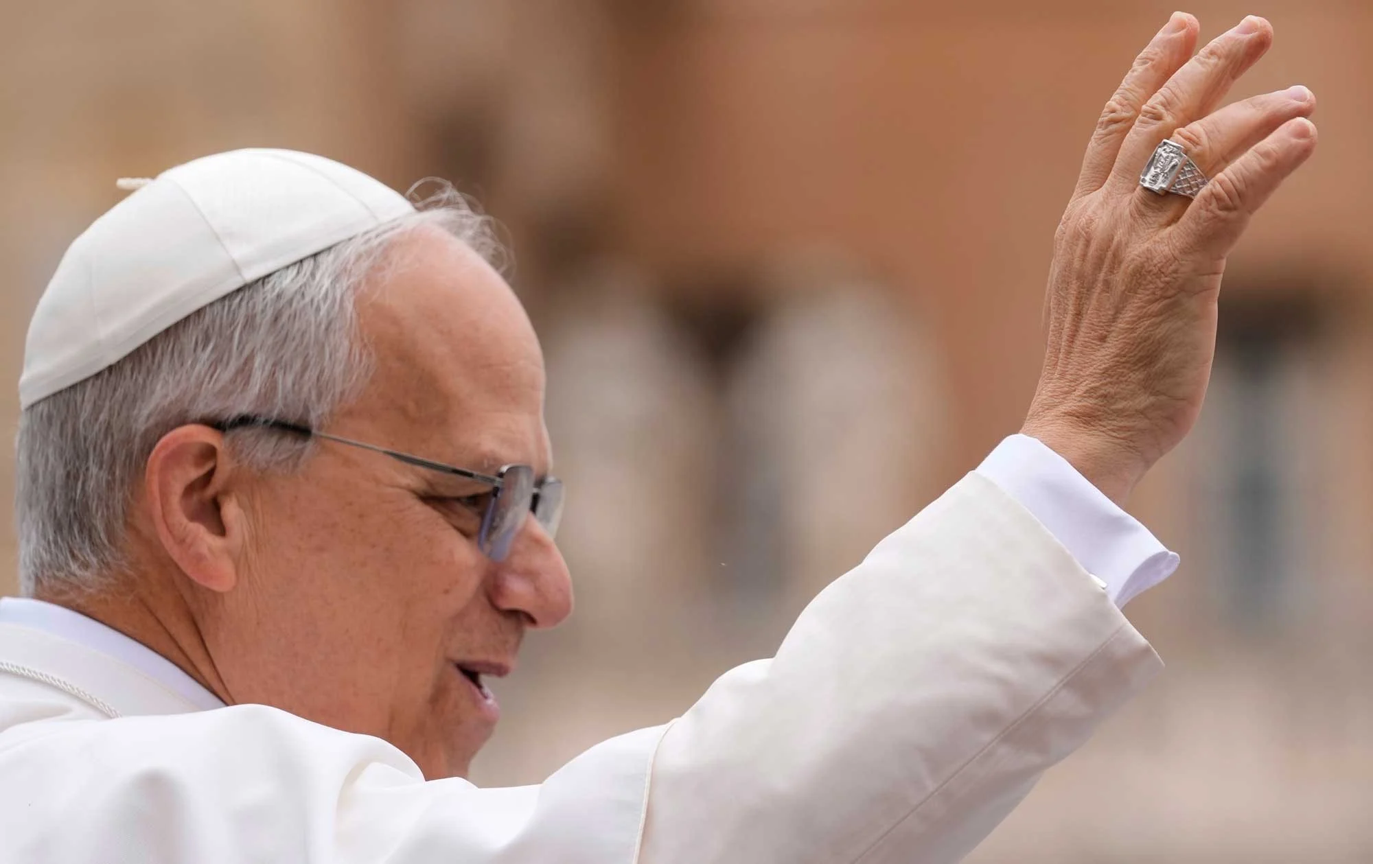 “Me escuchó”: Víctimas de grupo católico abusivo dicen que papa León XIV los ayudó cuando otros no