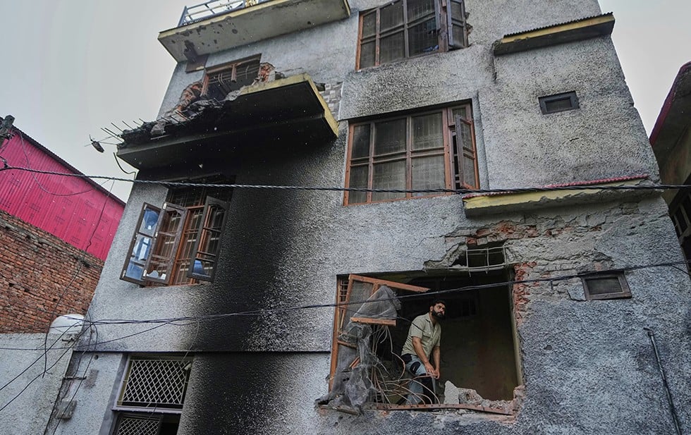 Tropas de India y Pakistán intercambian intenso fuego de artillería