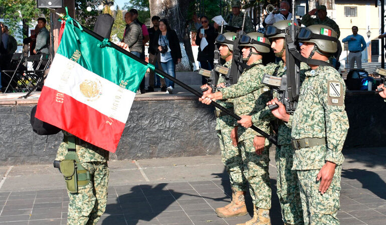 Defensa realiza ceremonia en conmemoración del 109 Aniversario de la promulgación de la Constitución de 1917, en Uruapan