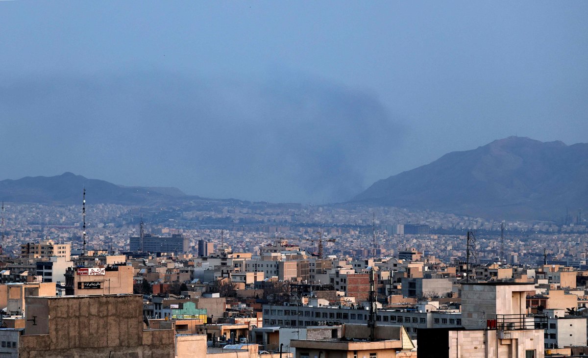 Israel ataca edificios asociados a división voluntaria de la Guardia Revolucionaria